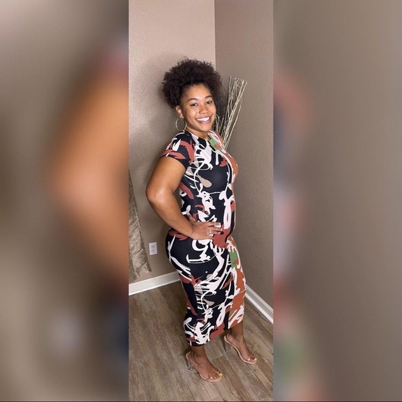 Graffiti Dress - Picture 4 of 8